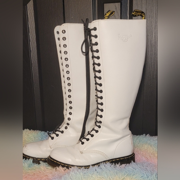 Dr Martens Uncommon White 20-eyelet Lace-up 1660 Knee High Boots - Picture 3 of 11